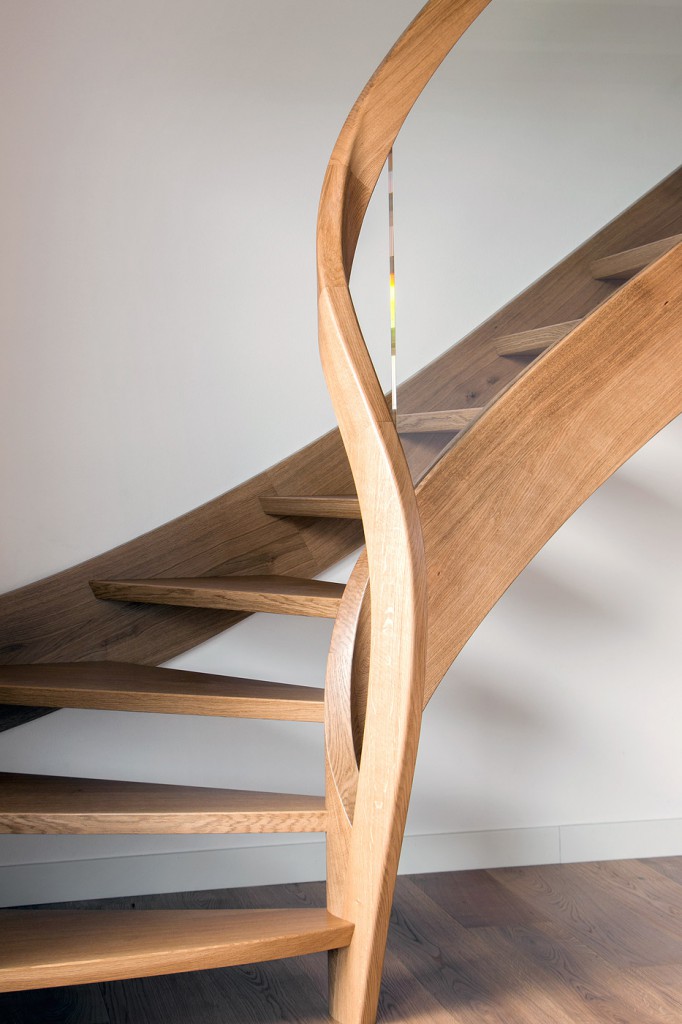 Scala curva in rovere